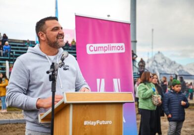 El Intendente Vuoto inauguró el nuevo Campo de Juego del Estadio Municipal Hugo Lumbreras
