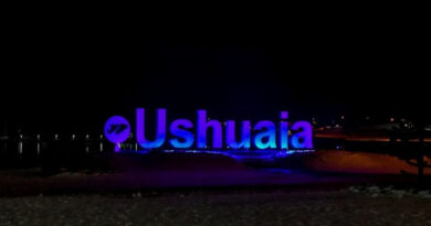 Día Mundial de La Esclerodermia: El Cartel de Ushuaia y Edificios Públicos se iluminaron de azul